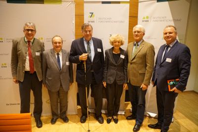 Speakers of the DFWR "EU-Symposium" (from left): Reinhart Neft (EUSTAFOR), Pierre Grandadam (FECOF), Ivo von Trotha (CEPF), Dr. Eva Ursula Müller (BMEL), Georg Schirmbeck (DFWR), Zdenko Bogovic, President of the Croatian Forest Owners Association (CUPFOA). Photo: DFWR